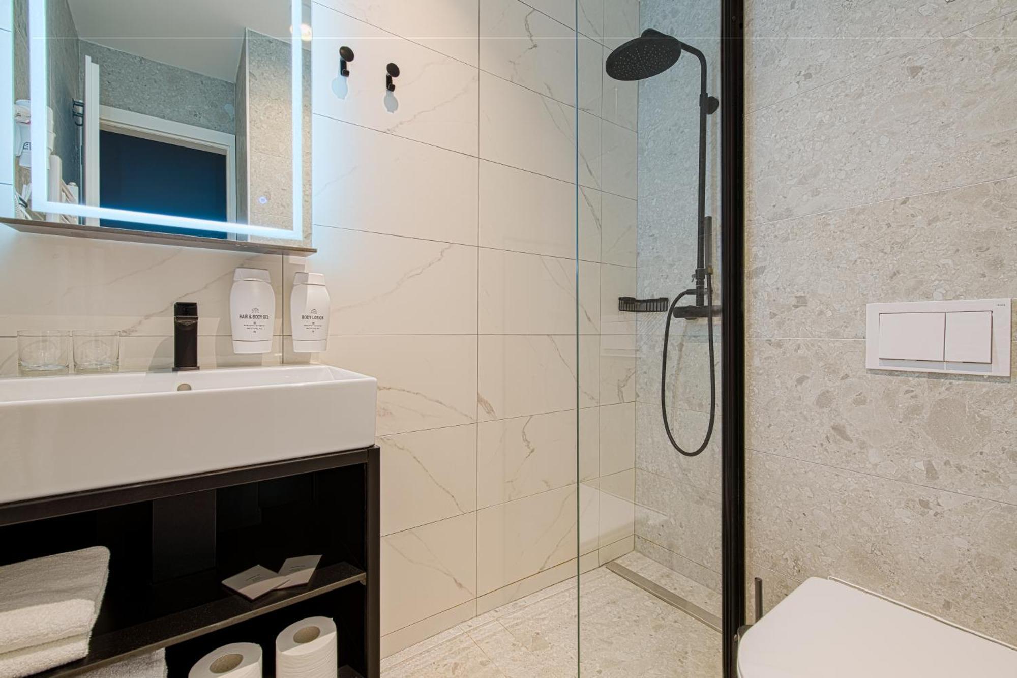 Annex Omorika Hotell 3*